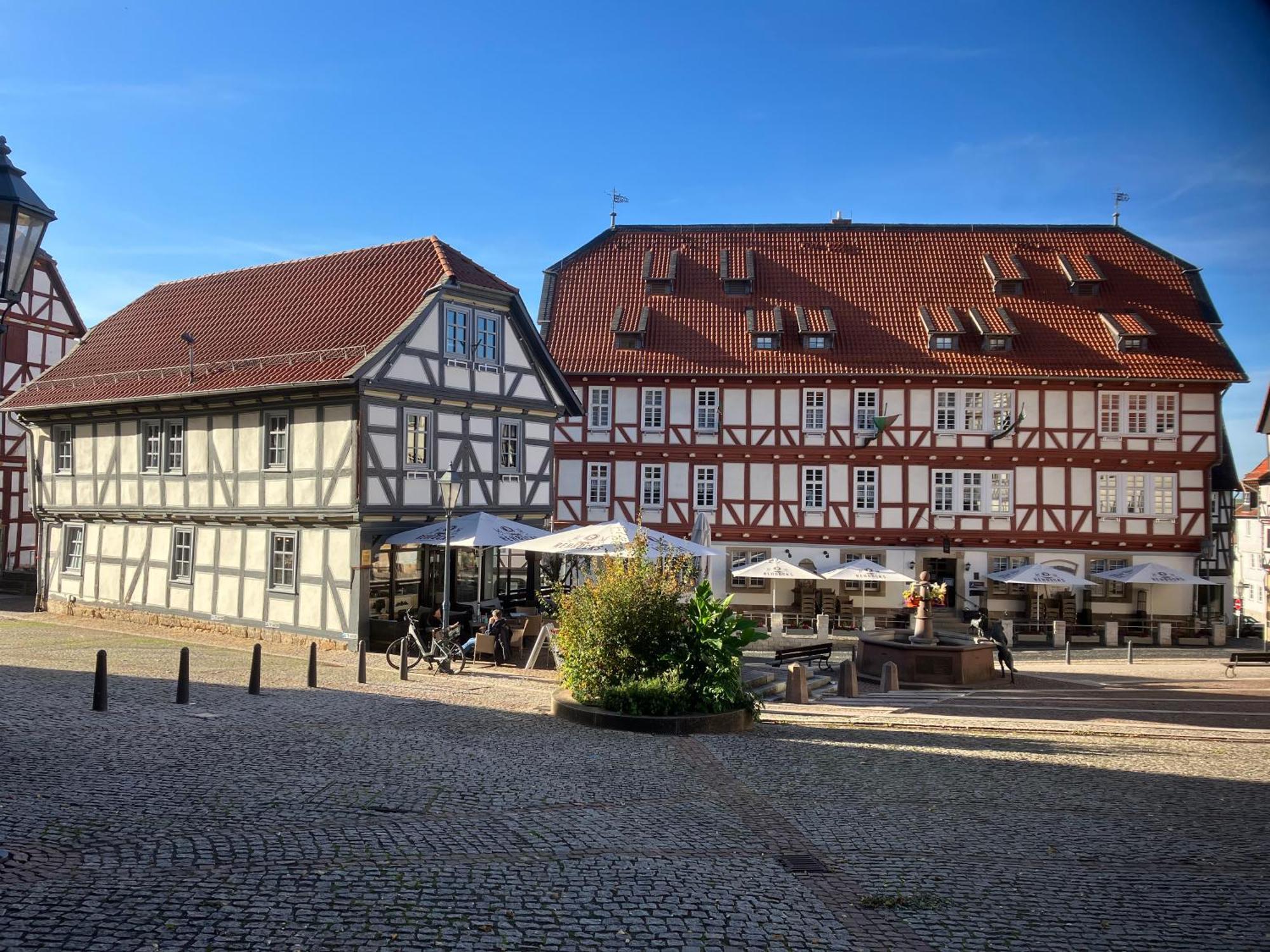 Altes Rathaus Hotel-Restaurant-Cafe Wolfhagen Экстерьер фото